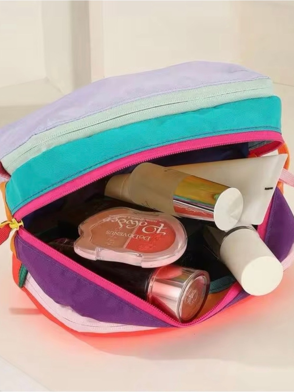 Multicolor Women's Cosmetic Pouch - Stylish Travel Makeup Bag